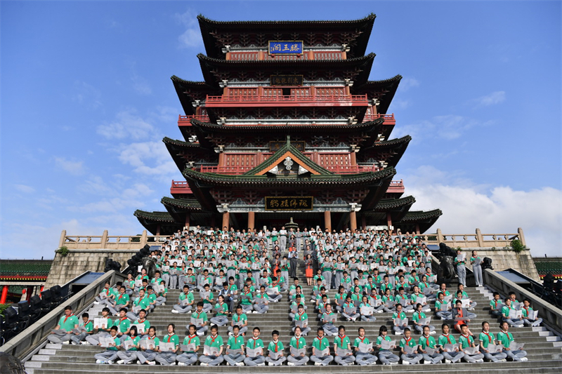 Γευτείτε το άρωμα των βιβλίων και εμπλουτίστε τη ζωή σας με αυτό