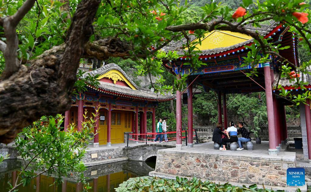 Γραφική περιοχή Παλάτι Χουατσίνγκ στο Σι’αν της ΒΔ Κίνας