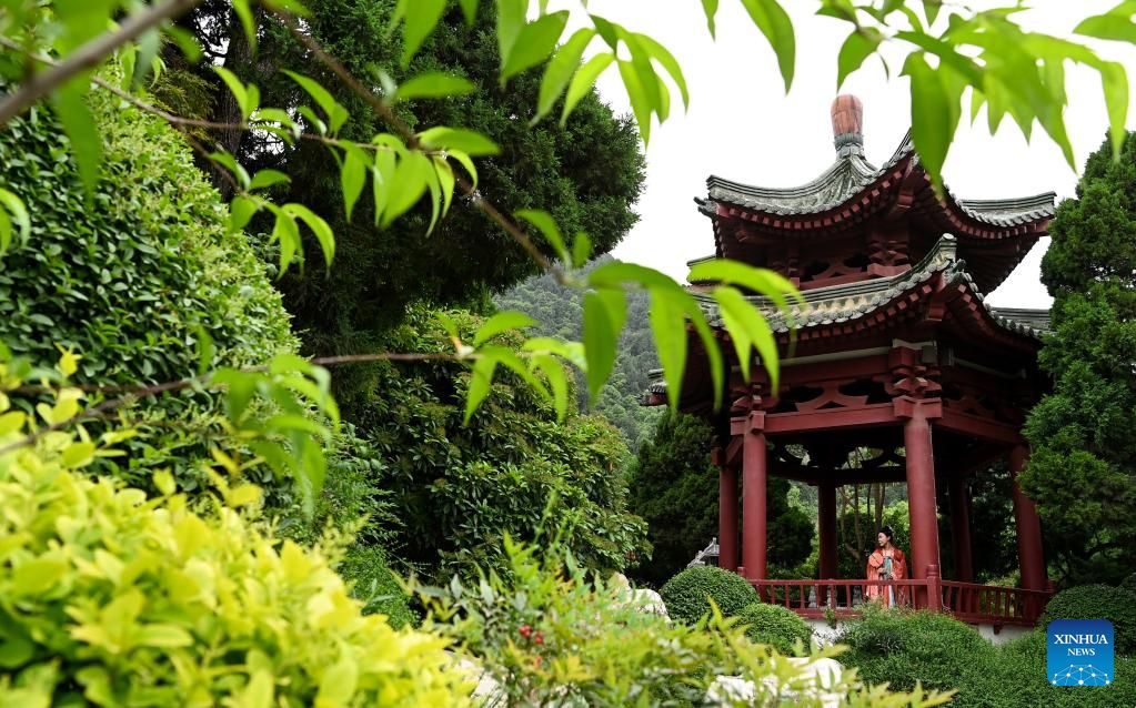 Γραφική περιοχή Παλάτι Χουατσίνγκ στο Σι’αν της ΒΔ Κίνας