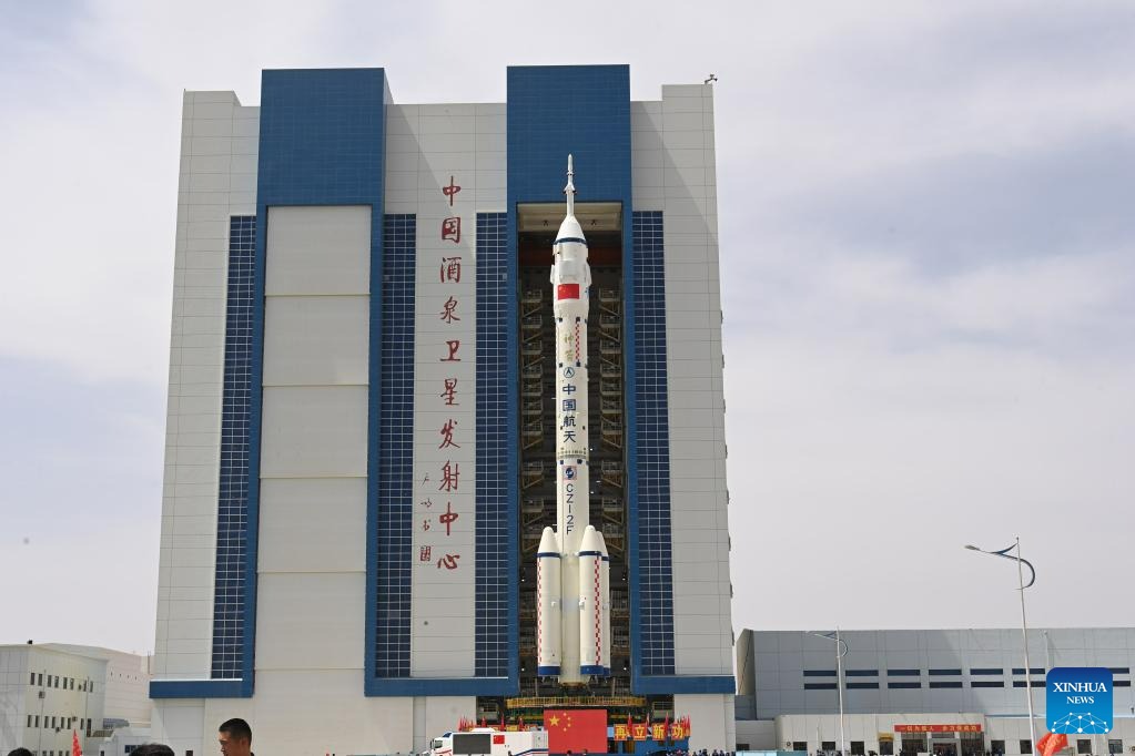Η Κίνα ετοιμάζεται να εκτοξεύσει το διαστημόπλοιο Shenzhou-16