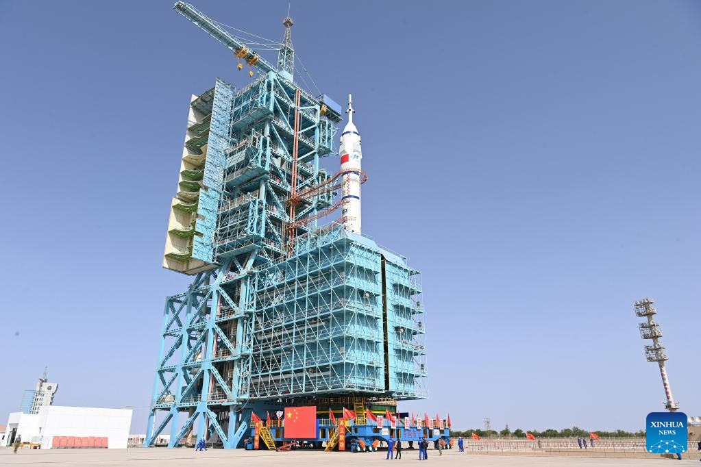 Η Κίνα ετοιμάζεται να εκτοξεύσει το διαστημόπλοιο Shenzhou-16