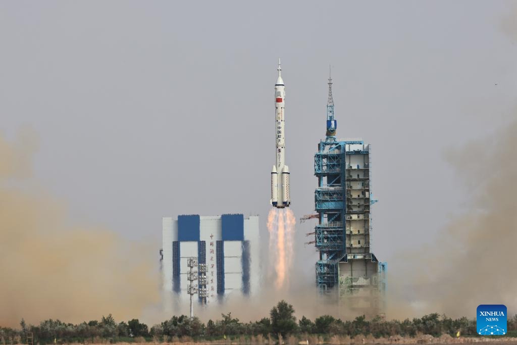 Η Κίνα εκτοξεύει επανδρωμένο διαστημόπλοιο Shenzhou-16 για εντατικές εργασίες 5 μηνών στον διαστημικό σταθμό
