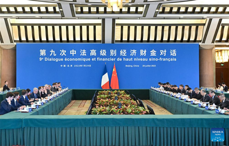 Η Κίνα και η Γαλλία δεσμεύονται να προωθήσουν τους δεσμούς, τη συνεργασία