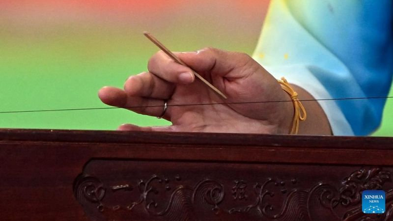 Το μονόχορδο όργανο της εθνότητας Τζινγκ από το Γκουανγκσί