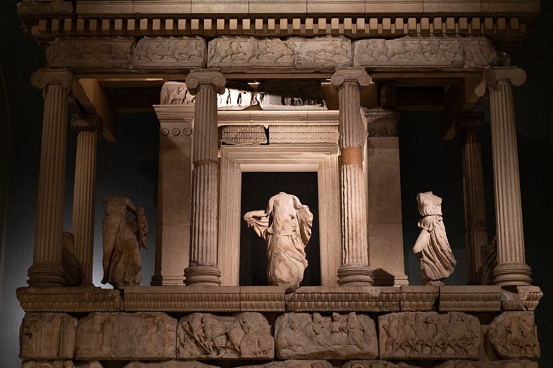 Το Ελληνικό Μαρμάρινο Μνημείο των Νηρηίδων στο Βρετανικό Μουσείο