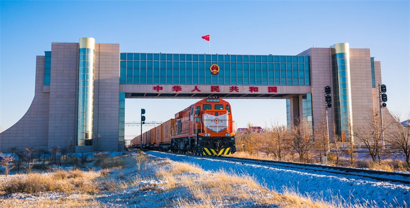 Το χερσαίο λιμάνι της Κίνας διαχειρίζεται πάνω από 3.000 ταξίδια εμπορευματικών τρένων μεταξύ Κίνας & Ευρώπης