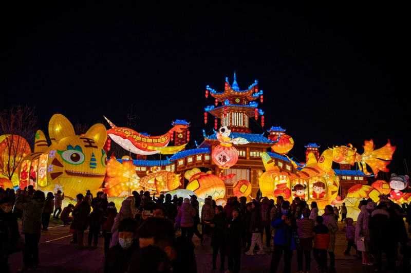 Η μεγαλύτερη έκθεση φαναριών του Πεκίνου γοητεύει τους επισκέπτες