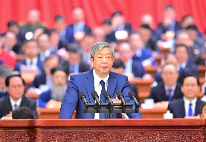 Ο Γι Γκανγκ δήλωσε ομιλία στην ομιλία του στη 2η συνεδρίαση της ολομέλειας της 2ης Συνόδου της CPPCC, στις 7 Μαρτίου του 2024. (Φωτογραφία / Xinhua)