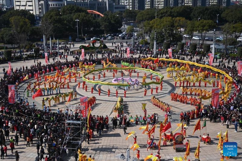 H Ημέρα Λονγκταϊτόου γιορτάζεται με μεγάλη παρέλαση στην πόλη Φενγκχουά της ανατολικής Κίνας