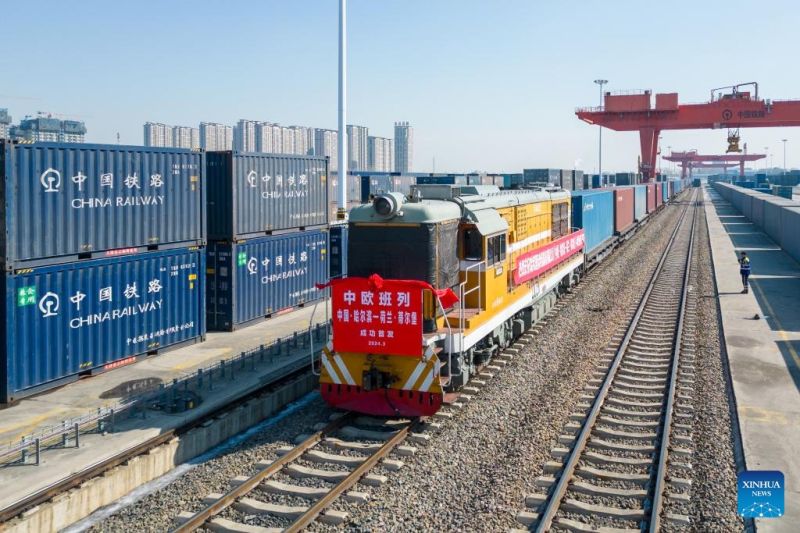 Η υπηρεσία εμπορευματικών τρένων Κίνας-Ευρώπης συνδέει την κινεζική συνοριακή επαρχία Χεϊλονγκτζιάνγκ με την Ολλανδία
