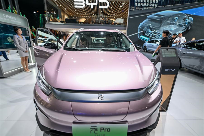 Ένα όχημα BYD Yuan Pro. (Φωτογραφία / Xinhua)