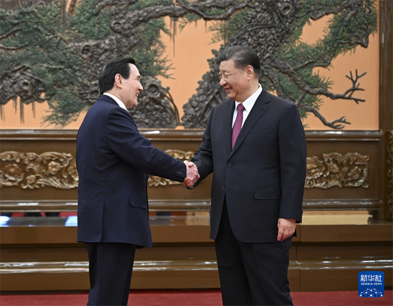 Ο Σι Τζινπίνγκ συναντά τον Μα Γινγκ-Τζέου στο Πεκίνο