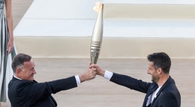 Η Ολυμπιακή Φλόγα του Παρισιού απέπλευσε επίσημα για τη Γαλλία