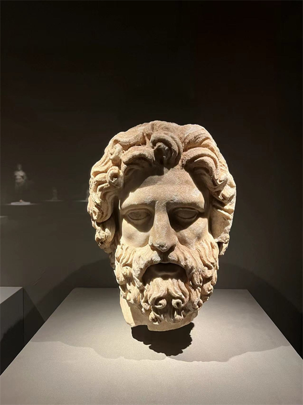 “Η Δόξα του Αιγαίου: Ειδική Έκθεση Αρχαίου Ελληνικού Πολιτισμού” παρουσιάστηκε στο Μουσείο της πόλης Ναντζίνγκ