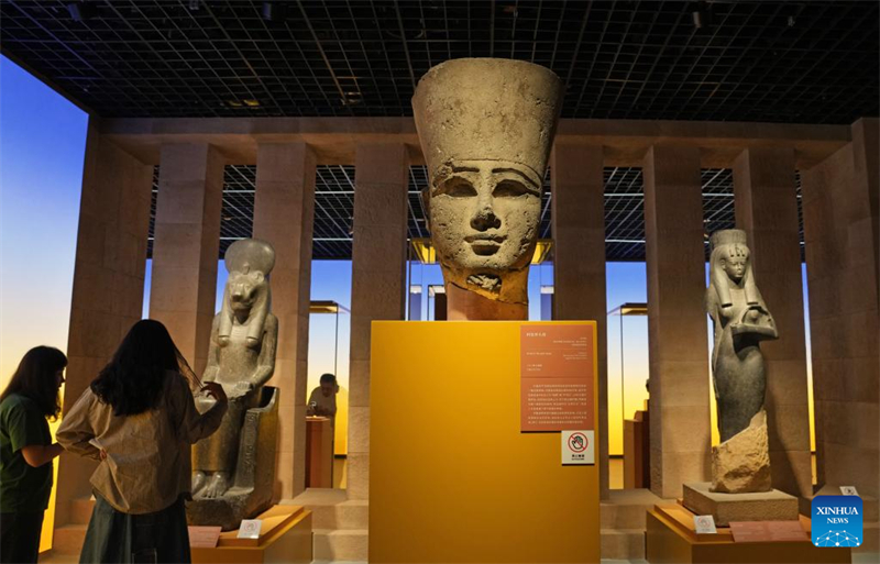 Μια μεγάλη έκθεση για τον αρχαίο αιγυπτιακό πολιτισμό εγκαινιάστηκε την Τετάρτη στη Σαγκάη. (Φωτογραφία / Xinhua)