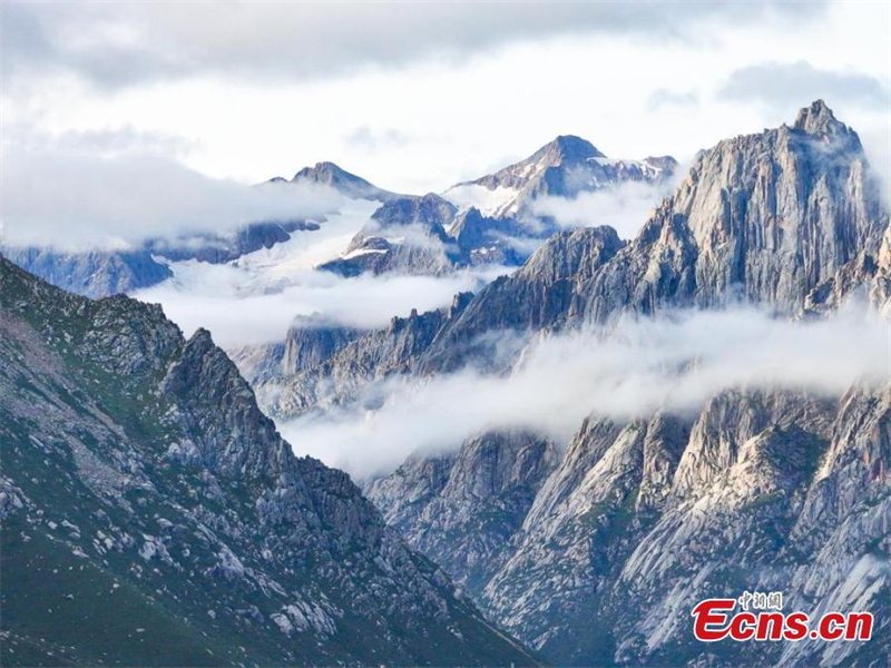 Η ορεινή ομορφιά του Νιενμπαογιουζέ στο Τσινγκχάι