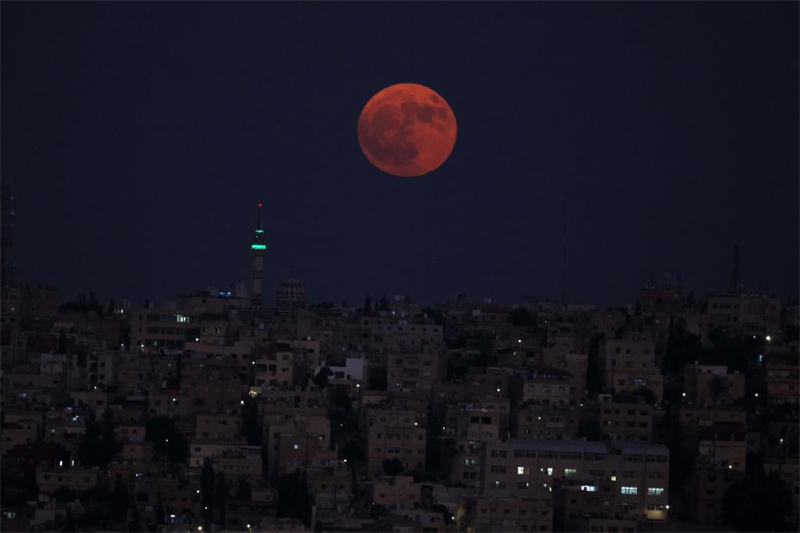 Η πανσέληνος παρατηρήθηκε σε όλο τον κόσμο
