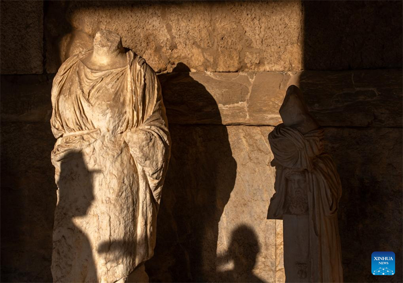 Τα έσοδα από τον ελληνικό τουρισμό αυξήθηκαν κατά 12,2% το πρώτο εξάμηνο του 2024
