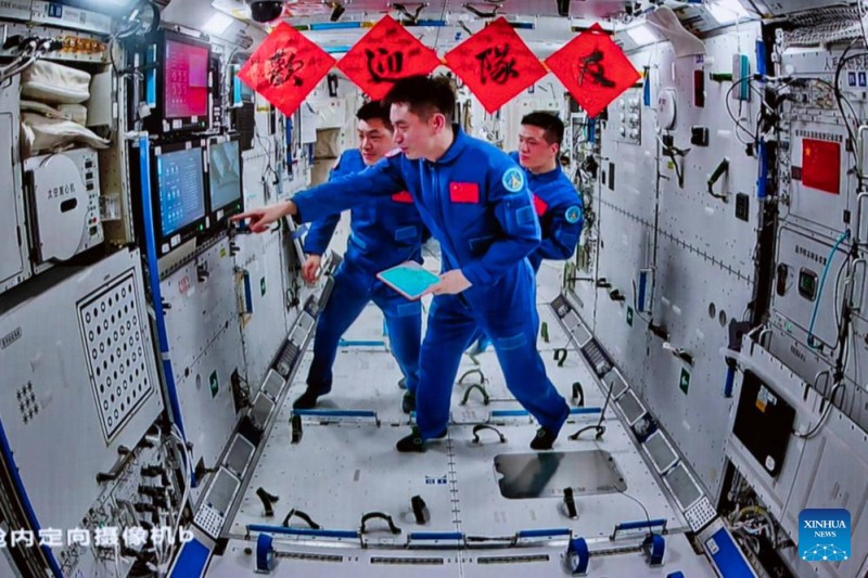 Το κινεζικό διαστημόπλοιο Shenzhou-19 προσδέθηκε επιτυχώς στο διαστημικό σταθμό Tianhe