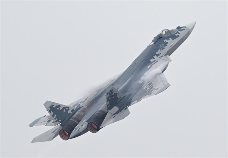 Εκπαιδευτικές ασκήσεις προσομοίωσης για το επικείμενο Airshow China στην πόλη Ζουχάι