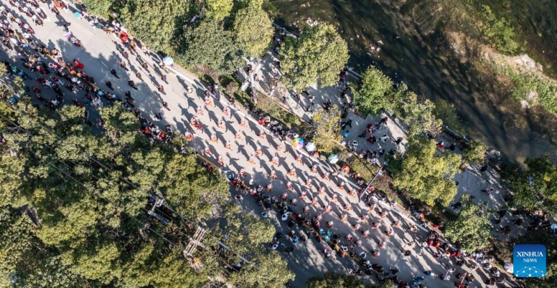 Το νέο έτος της μειονότητας Μιαο γιορτάζεται στην επαρχία Γκουιτζόου της Κίνας