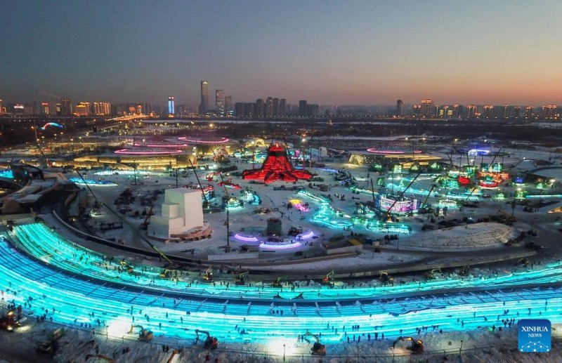 Οι εργασίες στο κόσμο του Πάγου στο Χαρμπίν της βορειοανατολικής  Κίνας