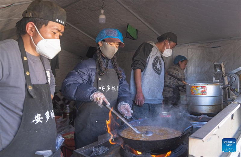 Εικόνες από την προσωρινή στέγαση των πληγέντων του σεισμού στην Ντίνγκρι (Θιβέτ)