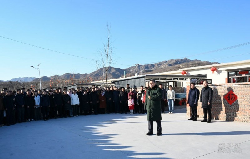 Ο Πρόεδρος Σι Τζινπίνγκ επισκέπτεται τους κατοίκους που επλήγησαν από τις πλημμύρες της ΒΑ Κίνας