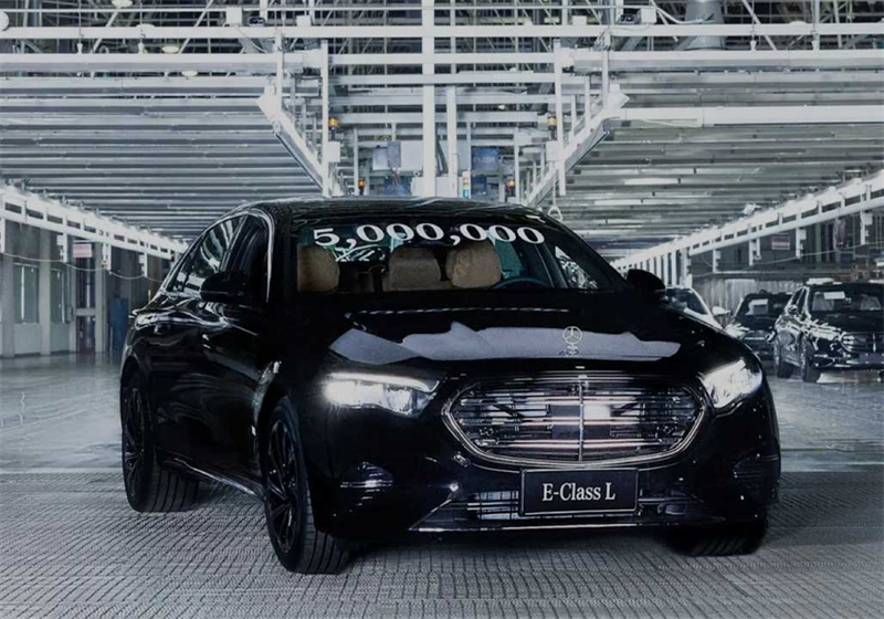 Τον Μάρτιο του 2024, η Beijing Benz, η κοινοπραξία της Mercedes-Benz με την Beijing Automotive Group Co., Ltd., γιόρτασε την παραγωγή του 5εκατομμυριοστού οχήματός της. (Φωτογραφία / Mercedes-Benz)