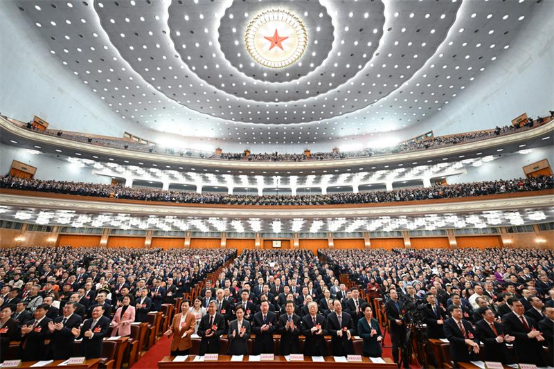 Η εναρκτήρια συνεδρίαση της τρίτης συνόδου του 14ου Εθνικού Λαϊκού Κογκρέσου (NPC) πραγματοποιείται στη Μεγάλη Αίθουσα του Λαού στο Πεκίνο, πρωτεύουσα της Κίνας, στις 5 Μαρτίου 2025. Φωτογραφία / Xinhua
