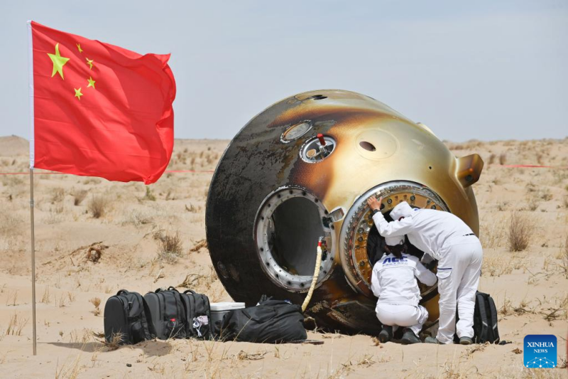 Επιτυχημένη επιστροφή της αποστολής Shenzhou-19: Οι τρεις αστροναύτες πάτησαν Γη σώοι και αβλαβείς
