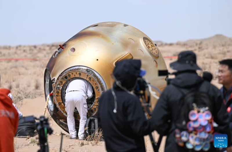 Επιτυχημένη επιστροφή της αποστολής Shenzhou-19: Οι τρεις αστροναύτες πάτησαν Γη σώοι και αβλαβείς
