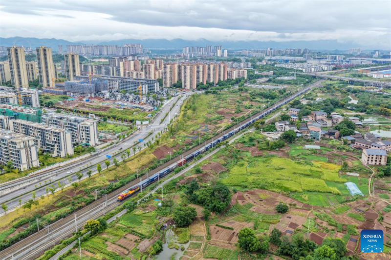 Το εμπορικό τρένο Κίνας-Ευρώπης από τη νοτιοδυτική Κίνα πραγματοποίησε πάνω από 3.400 δρομολόγια