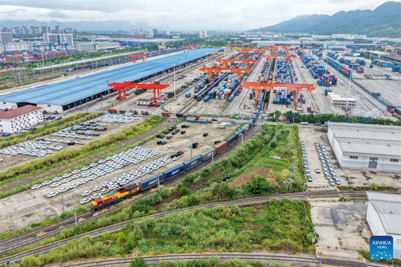 Το εμπορικό τρένο Κίνας-Ευρώπης από τη νοτιοδυτική Κίνα πραγματοποίησε πάνω από 3.400 δρομολόγια