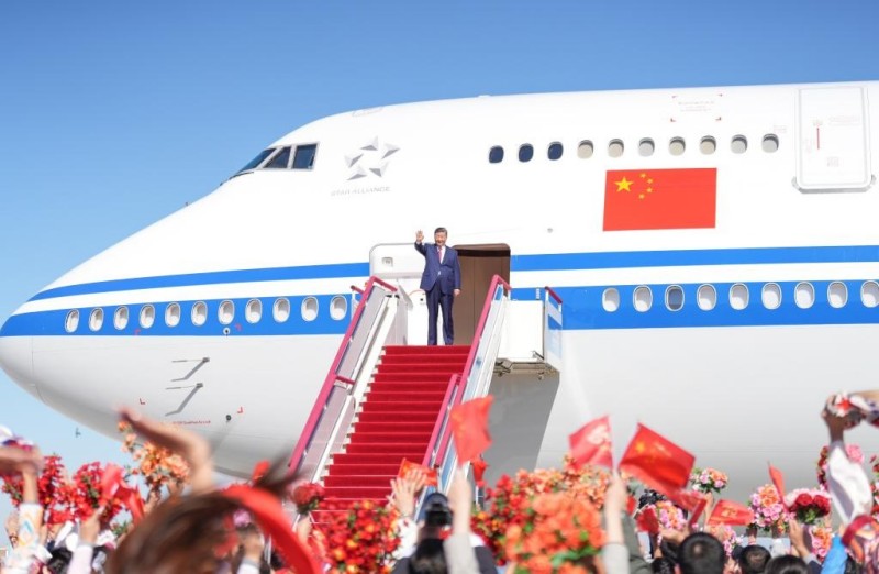 Ο Σι αναχωρεί για το Πεκίνο μετά την παρακολούθηση των εορτασμών για την 70ή επέτειο ίδρυσης της Αυτόνομης Περιοχής Σιντζιάνγκ Ουιγούρ