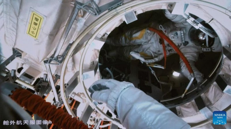 Το πλήρωμα της αποστολής Shenzhou-20 ολοκλήρωσε με επιτυχία την τέταρτη δραστηριότητα εκτός σκάφους