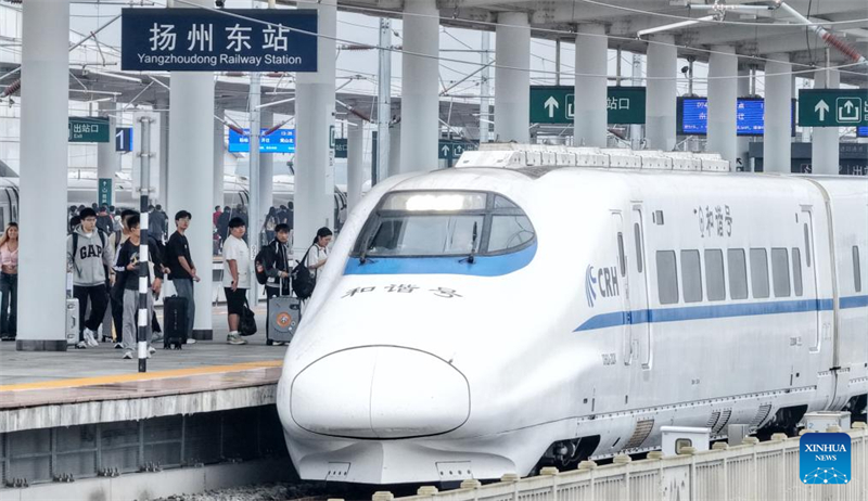 Η περίοδος αιχμής των ταξιδιών για την Εθνική Εορτή ξεκινά σε όλη την Κίνα