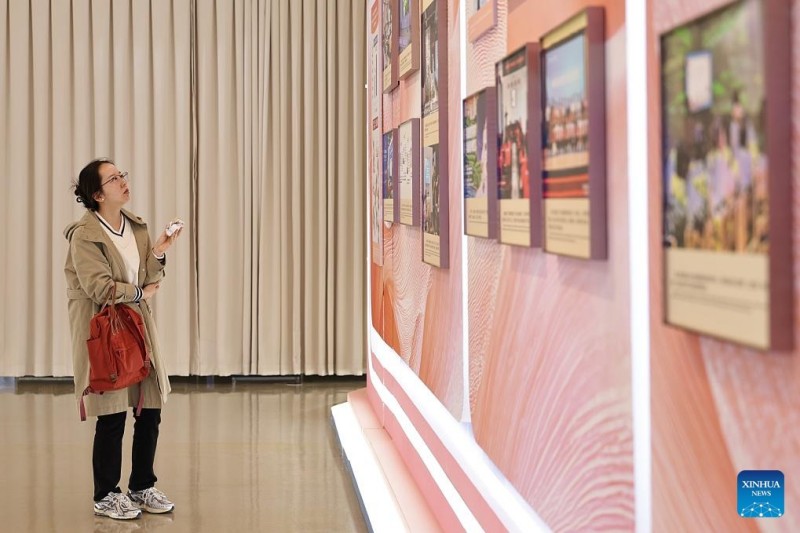 Έκθεση που παρουσιάζει την πρόοδο της Κίνας στον τομέα της ψηφιακής και έξυπνης ενδυνάμωσης των γυναικών και των κοριτσιών στο Πεκίνο