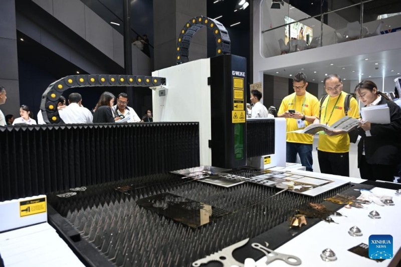 Η Έκθεση Εισαγωγών και Εξαγωγών της Κίνας , ξεκίνησε την Τετάρτη στη νότια Κίνα, με αριθμό ρεκόρ εκθετών και αγοραστών.