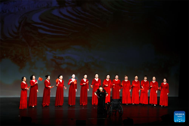 Η πολιτιστική παράσταση «Αγκαλιάστε την Κίνα - Συναισθήματα του Πεκίνου» ανεβαίνει στη Ρουμανία