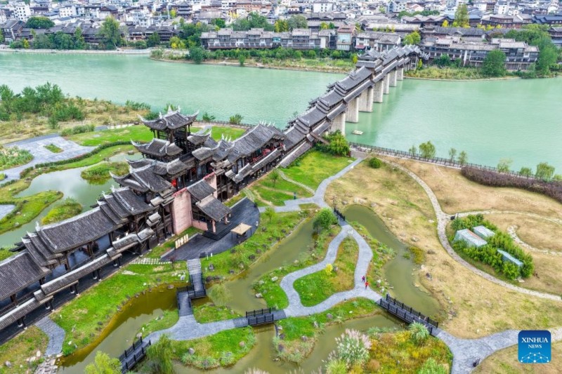 Η αρχαία πόλη Zhoushui αξιοποιεί τους πόρους της για την ενίσχυση του πολιτιστικού τουρισμού στο Τσονγκίνγκ