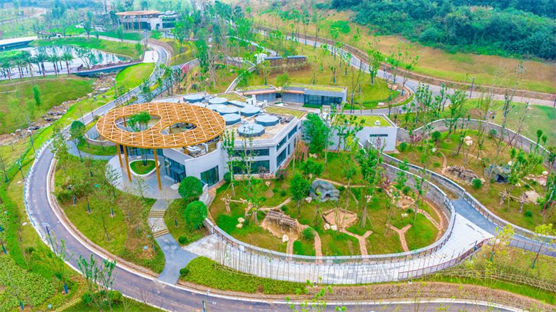 Η νέα βάση για τα Γιγάντια Πάντα ξεκινά την δοκιμαστική της λειτουργία