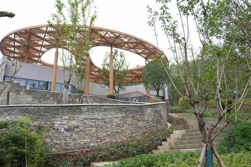 Η νέα βάση για τα Γιγάντια Πάντα ξεκινά την δοκιμαστική της λειτουργία