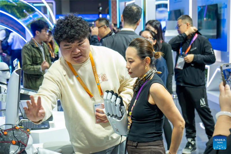 Τα κυριότερα σημεία του Περιπτέρου της Κίνας στην 8η Διεθνή Έκθεση Εισαγωγών της Κίνας στη Σαγκάη