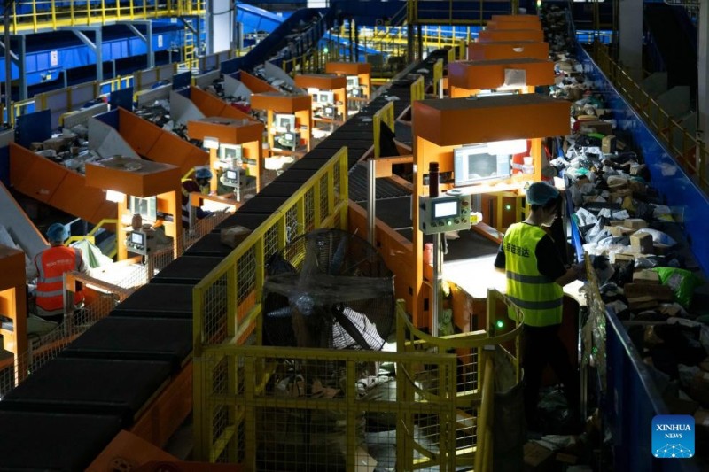 Η China Post καταβάλλει κάθε δυνατή προσπάθεια για να εξασφαλίσει την παράδοση των δεμάτων για το φεστιβάλ ηλεκτρονικών αγορών «Double Eleven»