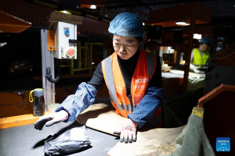 Η China Post καταβάλλει κάθε δυνατή προσπάθεια για να εξασφαλίσει την παράδοση των δεμάτων για το φεστιβάλ ηλεκτρονικών αγορών «Double Eleven»