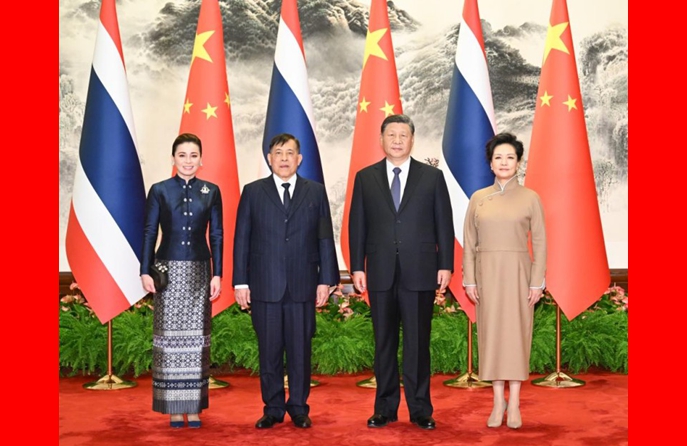 Ο Πρόεδρος Σι συναντά τον βασιλιά της Ταϊλάνδης