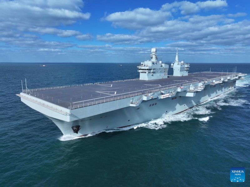 Το πρώτο αμφίβιο πλοίο εφόδου τύπου 076 της Κίνας, το «Sichuan», ολοκληρώνει την πρώτη του δοκιμαστική πλεύση