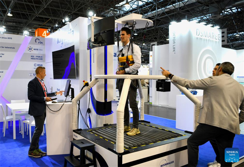 Πάνω από 1300 κινεζικές εταιρείες συμμετέχουν στην έκθεση Medica 2025 στη Γερμανία