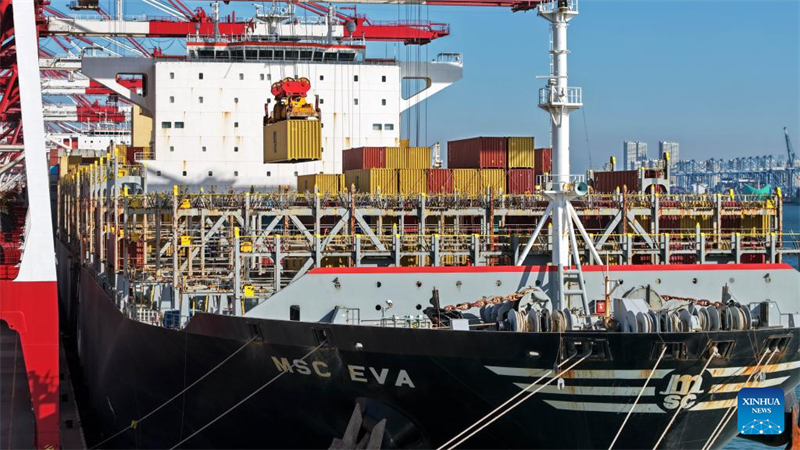 Το Λιμάνι Τσινγκντάο ξεπέρασε τα 700 εκατομμύρια τόνους σε διακίνηση φορτίου το 2025